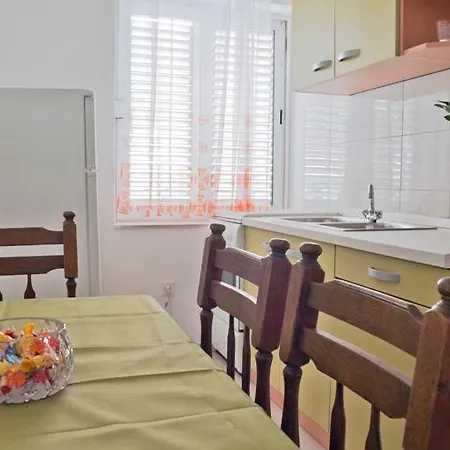 Ruzic Apartment *