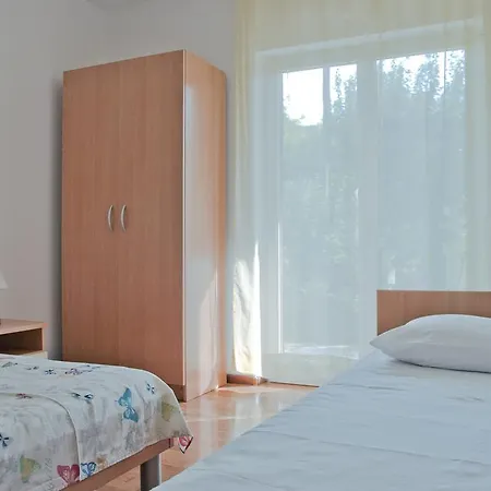 Ruzic Apartment *